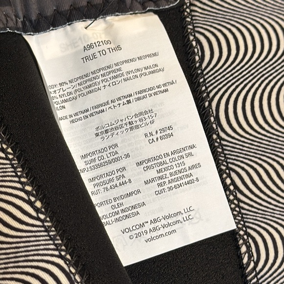 Volcom | Swim Deadly Stones Neoprene Wetsuit Jacket in Black Gray Rash-guard XS - Picture 10 of 14